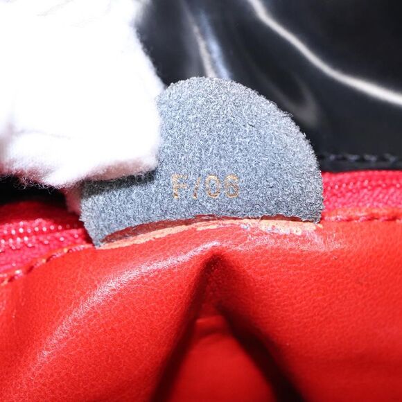 Céline Seau Black Patent Leather Shoulder Bag (Pre-Owned) - Picture 12 of 16